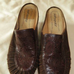 Softspots heel clogs embossed design 9.5 run small